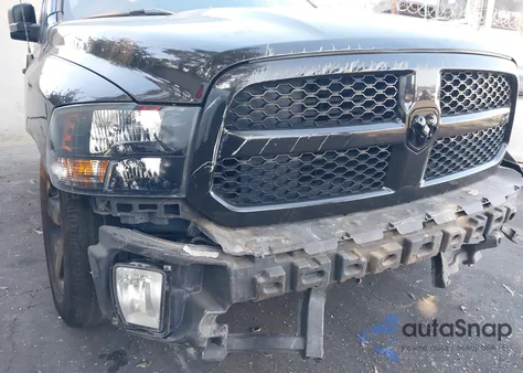 2017 Ram 1500 Express 4X2 5'7 Box z USA, uszkodzony, nr VIN 1C6RR6KG7HS556517